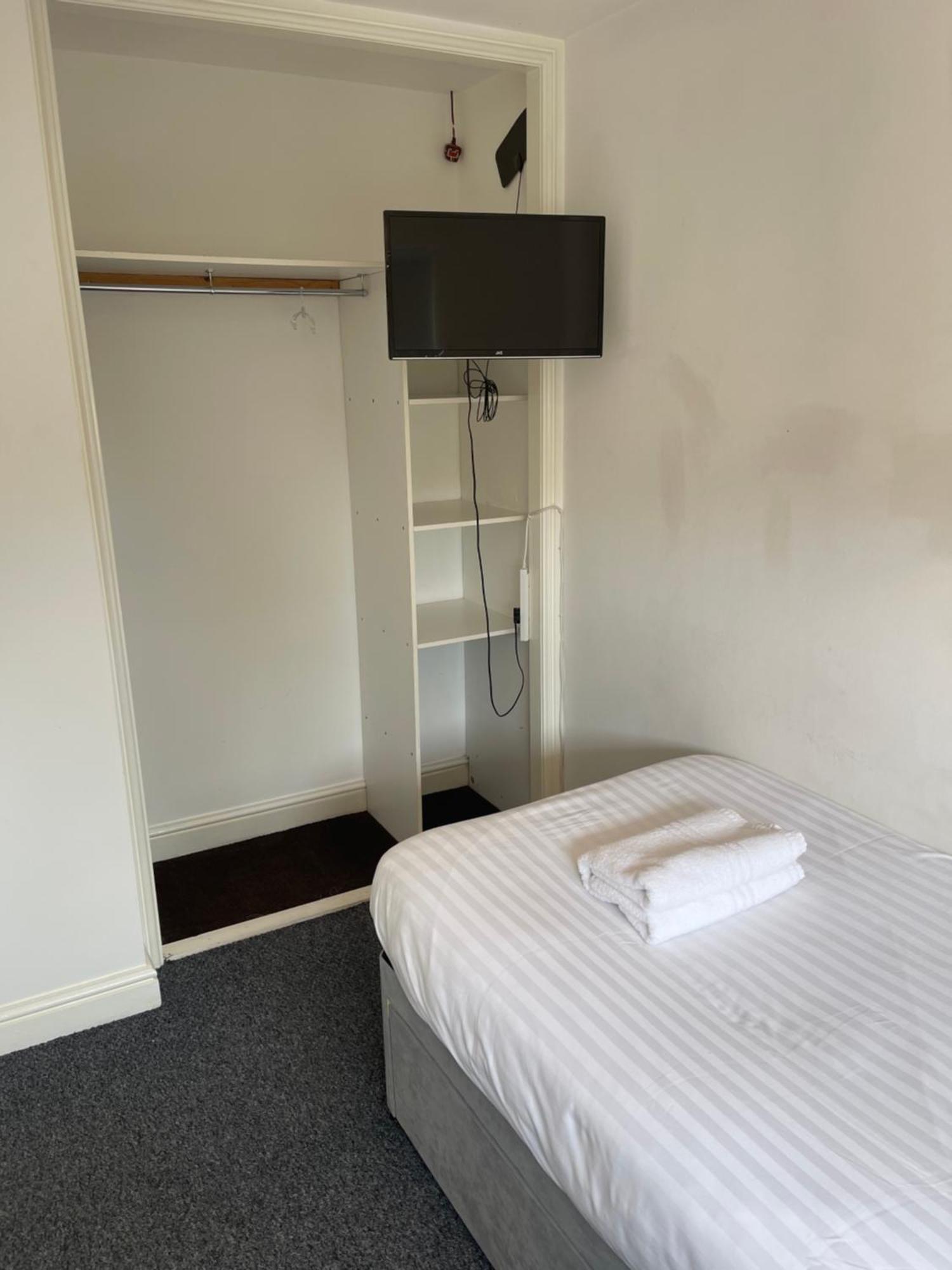 House Number 12 Sleeps Up To 4 With Smart Tvs In Every Room ウェリントン エクステリア 写真